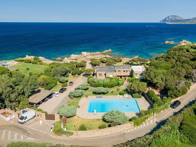 Villa in vendita 13 Stanze da letto a Olbia