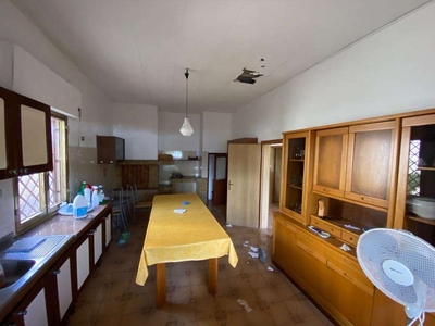 Appartamento in Via Malaspina, Alliste, 6 locali, 2 bagni, 140 m²