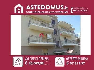 Appartamento in Via Quercia, Sirignano, 5 locali, 1 bagno, 83 m²