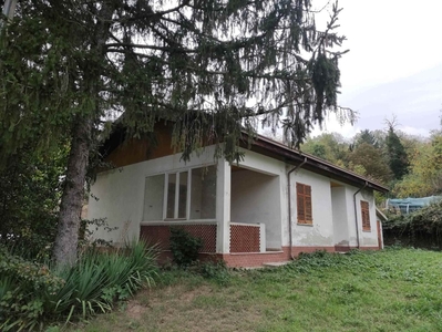 Casa indipendente a Garbagna, 5 locali, 1 bagno, 90 m² in vendita