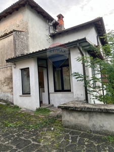 Casa indipendente in VIA PORTA, Pavia, 3 locali, 1 bagno, con box