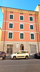 Casa indipendente in Via Roma, Ronco Scrivia, 6 locali, 5 bagni