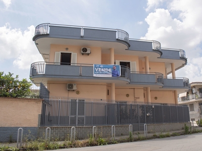 Palazzo in Via CIRO MENOTTI 1, Casoria, 267 m², aria condizionata