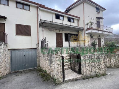 Villa a schiera a Mugnano del Cardinale, 3 locali, 2 bagni, con box