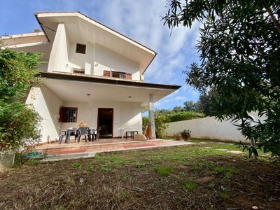 Villa quadrifamiliare con giardino, residence Consorzio Sabaudia, Bella Farnia, Sabaudia