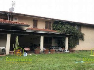 Appartamento con giardino in via paduletto n. 181 - fraz. capezzano pianore, Camaiore