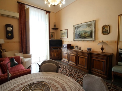 Appartamento in Vendita a Catania, 195'000€, 150 m²
