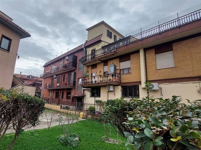 Bilocale in Via Pg. Frassati, 1 in zona Santa Maria Delle Mole a Marino