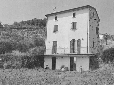 Casa Bi - Trifamiliare in Vendita a Luni