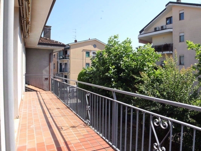 Casa indipendente di 270 mq in vendita - Arona