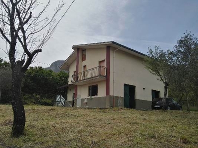 Casa singola abitabile a San Mango Sul Calore