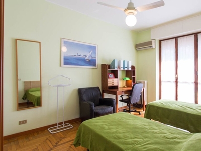Letto in appartamento con 1 camera da letto in affitto - Ronchetto Sul Naviglio
