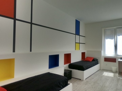 Posto letto in camera condivisa in appartamento con 5 camere da letto a Loreto, Milano