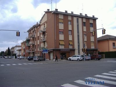 vendesi negozio a reddito in zona Carpi sud