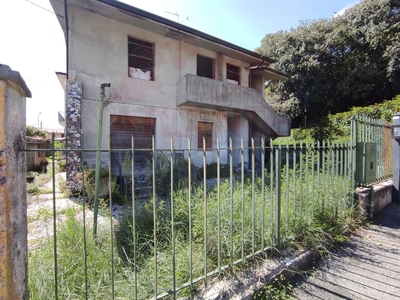 Villa con box, Mazzano molinetto