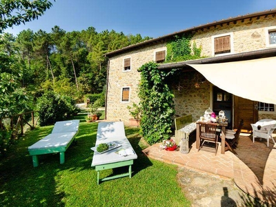 Casa a Massa E Cozzile con piscina privata