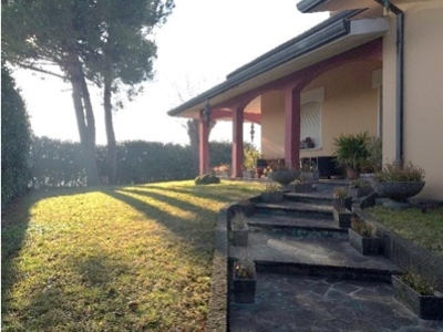 villa in vendita a Ceregnano