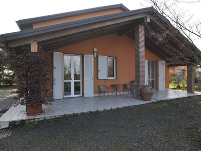villa indipendente in vendita a Castione marchesi