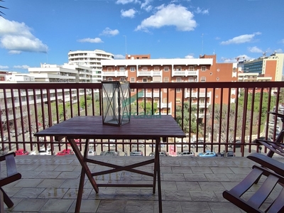 Appartamento in Affitto a Bari, zona Poggiofranco, 1'150€, 144 m², arredato