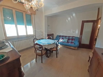 Appartamento in Affitto a Ferrara, 880€, 100 m²