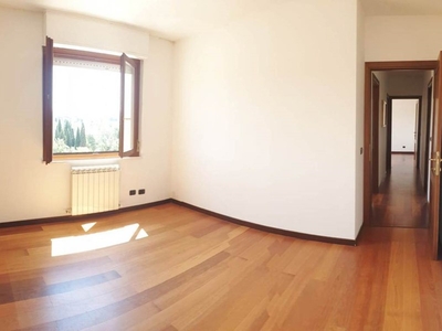 Appartamento in Affitto a Sassari, zona Rizzeddu, 900€, 120 m²