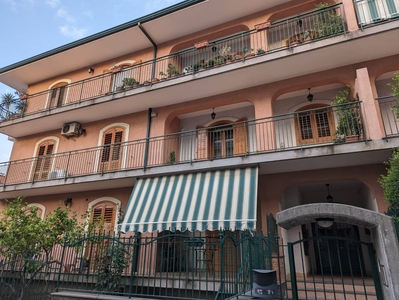 Appartamento in vendita a Aci Catena Catania Aci San Filippo