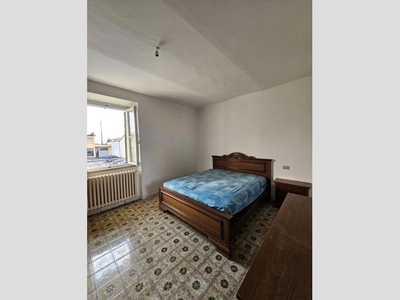 Appartamento in Vendita a Arezzo, 120'000€, 116 m², arredato