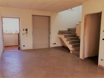 Appartamento in Vendita a Arezzo, zona Pantano, 210'000€, 110 m²