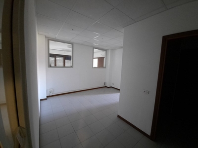 Appartamento in Vendita a Frosinone, zona Centro, 145'000€, 110 m²