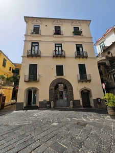 Appartamento in vendita a Salerno Centro Storico