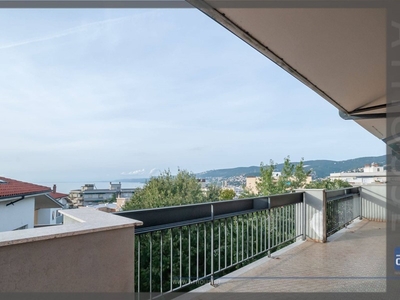 Appartamento in Vendita a Trieste, zona I-34143, 595'000€, 241 m²