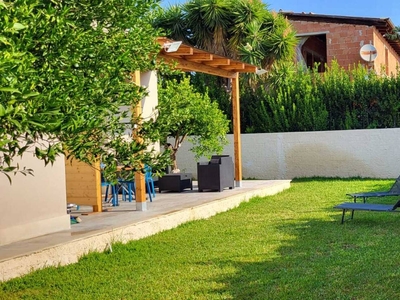 Appartamento 'Villa Nunzia' con terrazza privata, Wi-Fi e aria condizionata