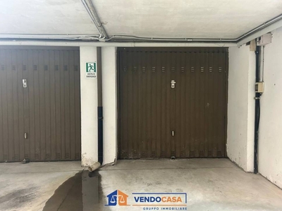 Garage in vendita a Moncalieri via Ada Negri, 35