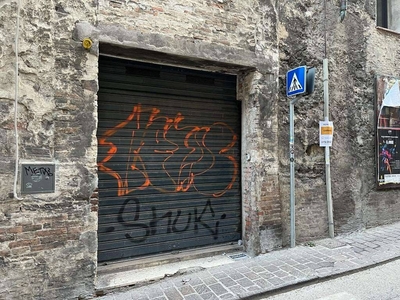 Garage in vendita a Perugia via Pinturicchio