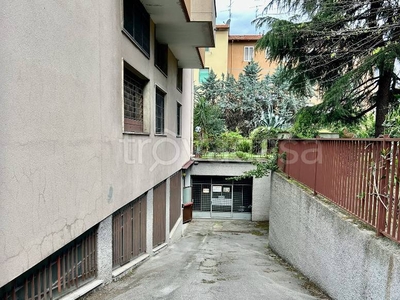 Garage in vendita a Prato via della Romita
