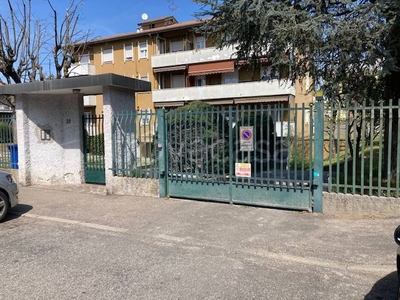 Garage in vendita a Rho via Monfalcone, 26