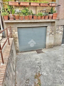Garage in vendita a Spoleto