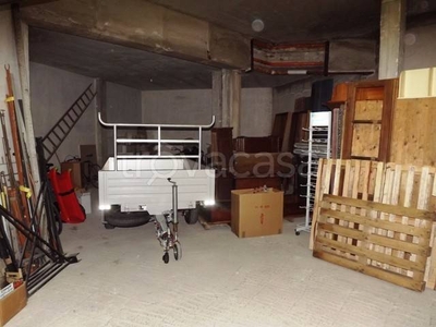 Garage in vendita a Spoleto via Pietro Falchi