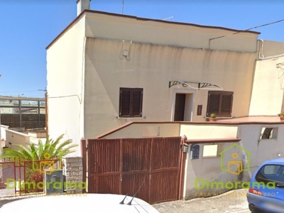 Garage in vendita a Statte via Rossini, 7