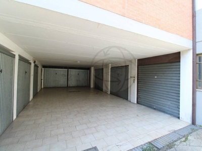 Garage in vendita a Terni via Gabelletta