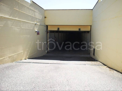 Garage in vendita a Terni via Montefiorino, 22