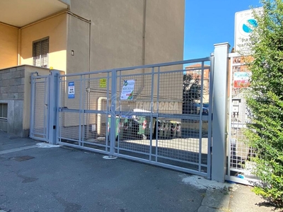 Garage in vendita a Torino via Fratelli de Maistre 6/a