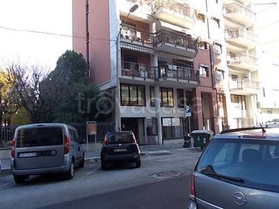 Garage in vendita a Torino via Monfalcone, 64