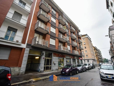 Garage in vendita a Torino via Pasquale Paoli, 41