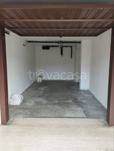 Garage in vendita a Venezia via Lavaredo