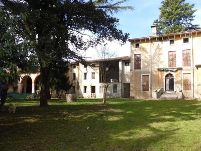 Lussuoso casale in vendita Via Belvedere, Cornedo Vicentino, Vicenza, Veneto