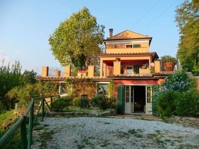 Lussuoso casale in vendita Via Provinciale Nazzano, Carrara, Toscana