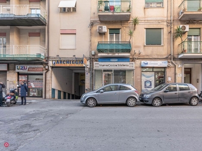 Negozio/Locale commerciale in Affitto in Via Cataldo Parisio 56 a Palermo