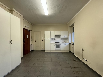 Monolocale in Affitto a Torino, zona Mirafiori, 400€, 40 m²