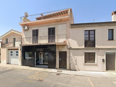 Negozio in Vendita a Oristano, 168'000€, 120 m²